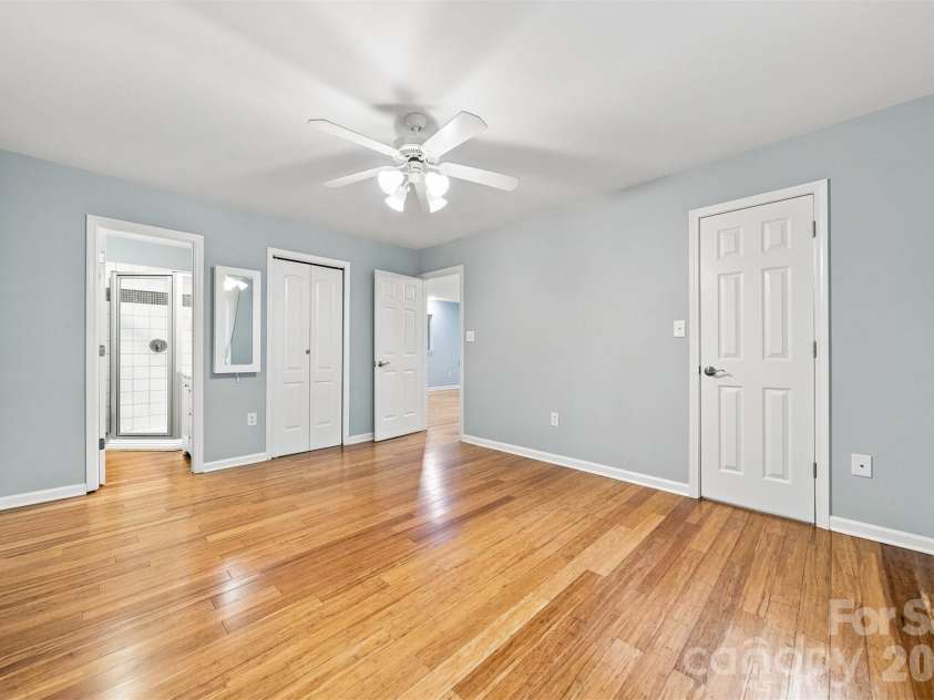 419 19th Avenue Court, Hickory, NC 28601.  MLS# CAR4410851, YatesRealty ID 42451. 