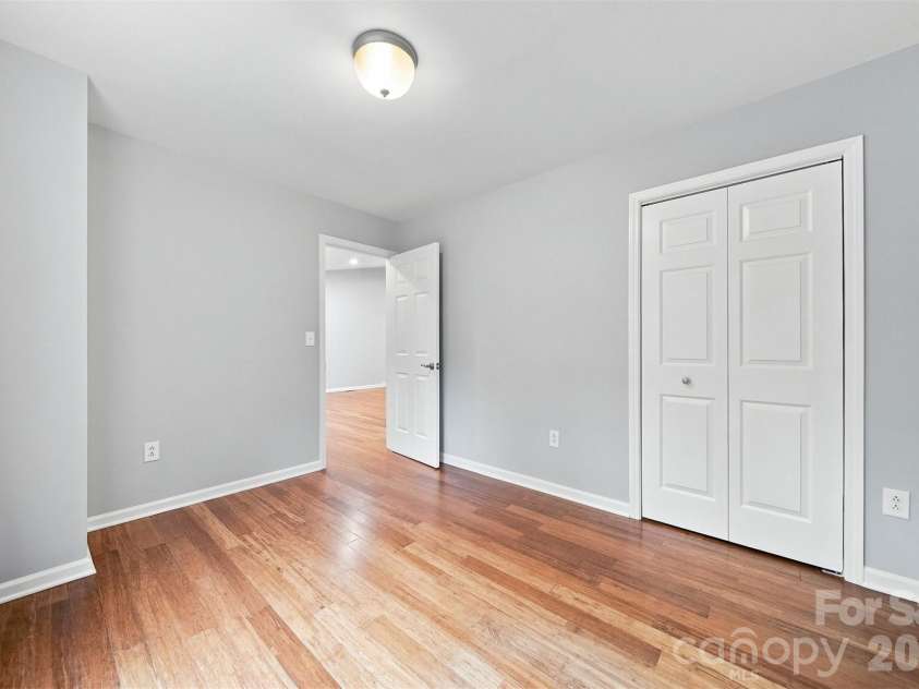 419 19th Avenue Court, Hickory, NC 28601.  MLS# CAR4410851, YatesRealty ID 42451. 