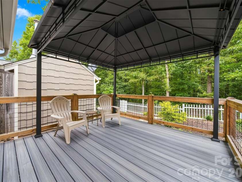 419 19th Avenue Court, Hickory, NC 28601.  MLS# CAR4410851, YatesRealty ID 42451. 