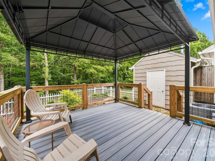 419 19th Avenue Court, Hickory, NC 28601.  MLS# CAR4410851, YatesRealty ID 42451. 