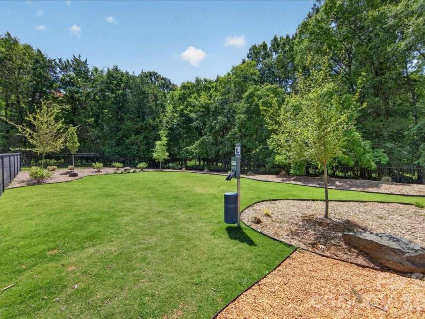 3013 Circles End, Charlotte, NC 28226.  MLS# CAR4396103, YatesRealty ID 42452. Community Dog Park