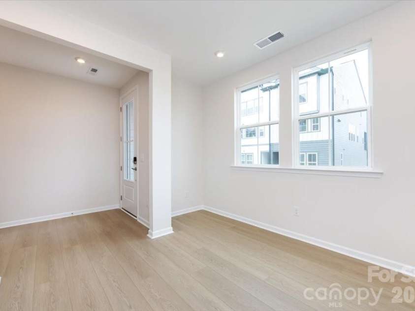 3013 Circles End, Charlotte, NC 28226.  MLS# CAR4396103, YatesRealty ID 42452. First floor flex space
