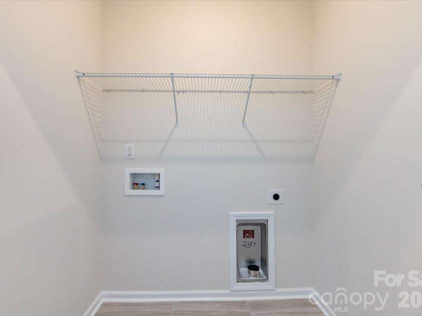3013 Circles End, Charlotte, NC 28226.  MLS# CAR4396103, YatesRealty ID 42452. Laundry room