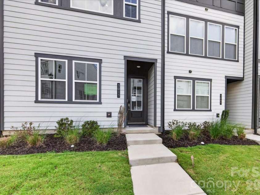 3013 Circles End, Charlotte, NC 28226.  MLS# CAR4396103, YatesRealty ID 42452. Low maintenance living