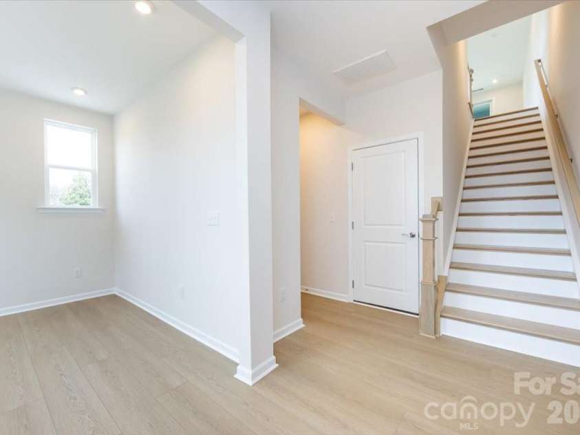 3013 Circles End, Charlotte, NC 28226.  MLS# CAR4396103, YatesRealty ID 42452. Oak box stairs with open rails
