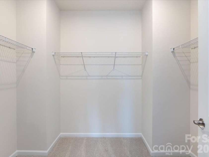 3013 Circles End, Charlotte, NC 28226.  MLS# CAR4396103, YatesRealty ID 42452. Primary walk-in closet