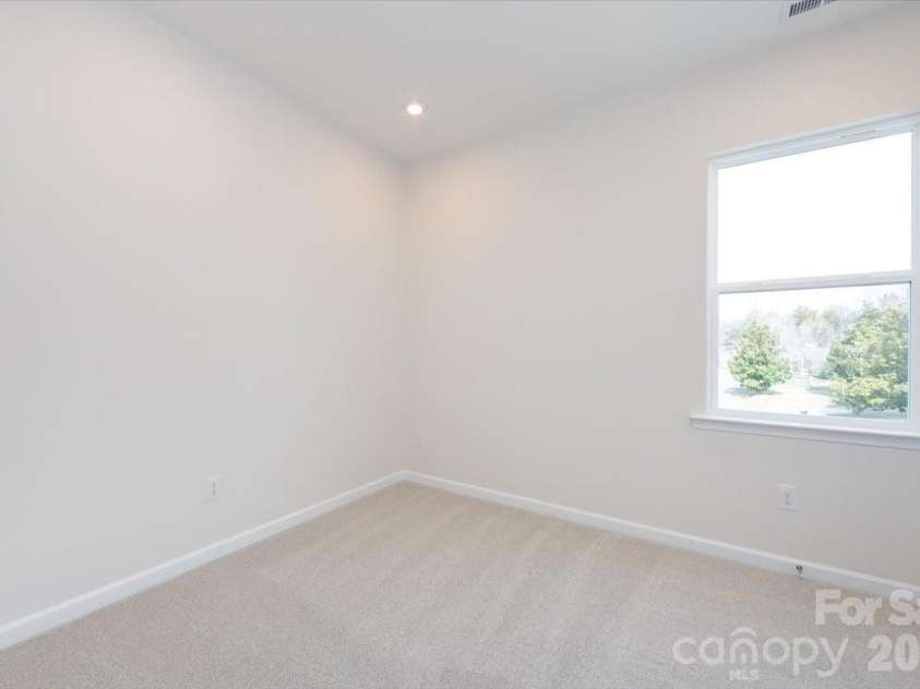 3013 Circles End, Charlotte, NC 28226.  MLS# CAR4396103, YatesRealty ID 42452. Third bedroom