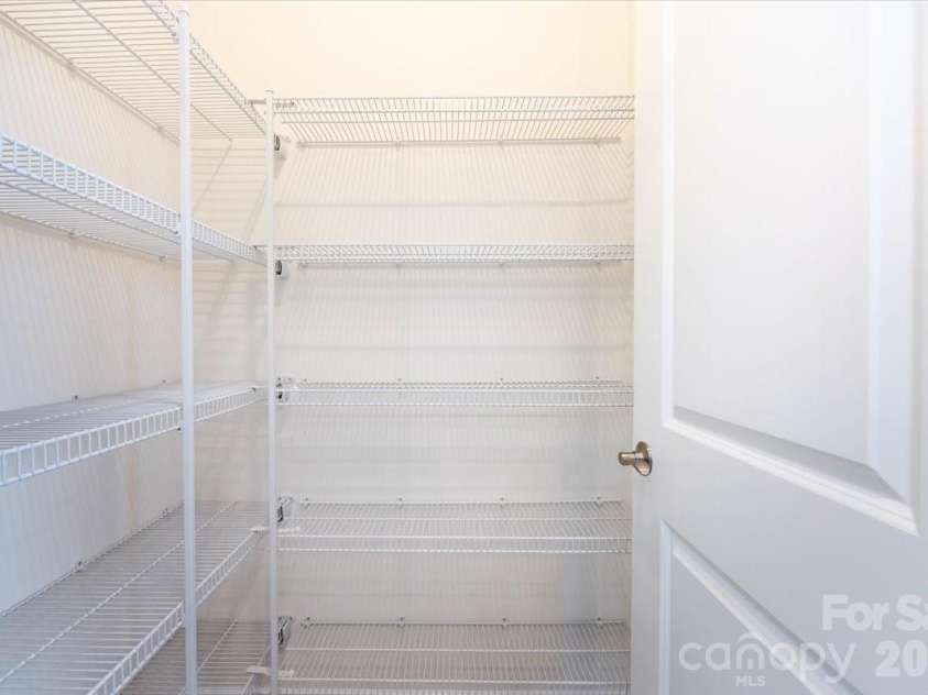 3013 Circles End, Charlotte, NC 28226.  MLS# CAR4396103, YatesRealty ID 42452. Walk-in pantry