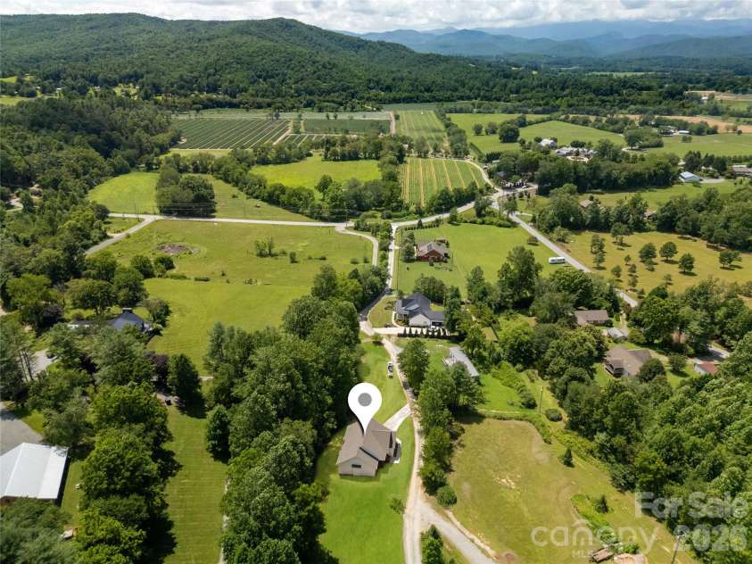 146 Cliff Road, Penrose, NC 28766.  MLS# CAR4407814, YatesRealty ID 42455. 