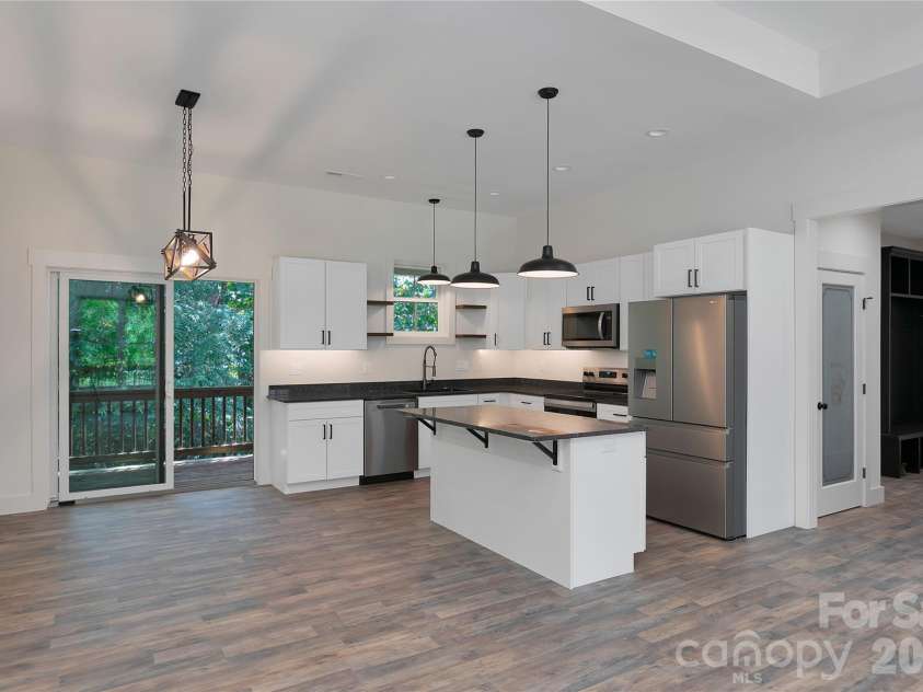 146 Cliff Road, Penrose, NC 28766.  MLS# CAR4407814, YatesRealty ID 42455. 
