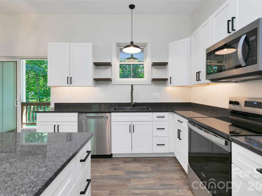 146 Cliff Road, Penrose, NC 28766.  MLS# CAR4407814, YatesRealty ID 42455. 