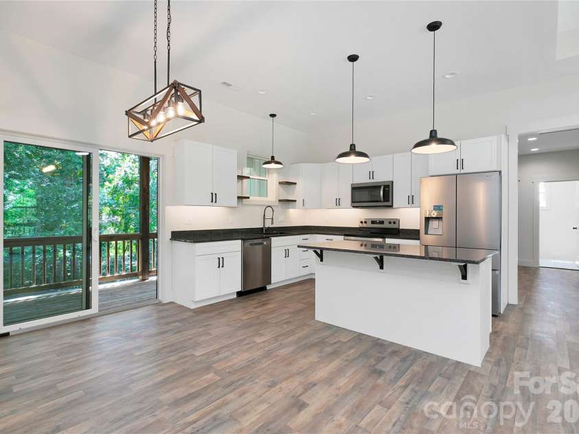 146 Cliff Road, Penrose, NC 28766.  MLS# CAR4407814, YatesRealty ID 42455. 