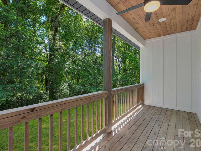 146 Cliff Road, Penrose, NC 28766.  MLS# CAR4407814, YatesRealty ID 42455. 