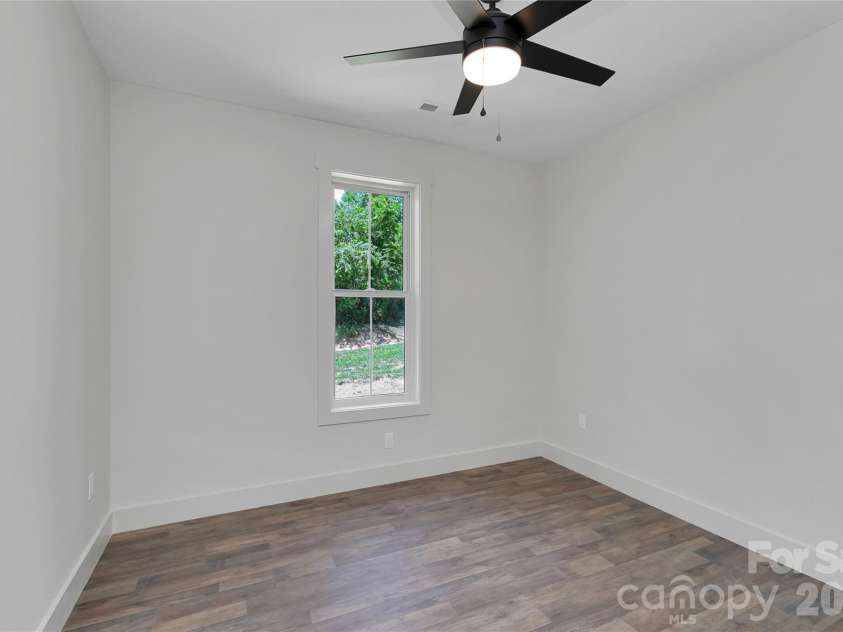 146 Cliff Road, Penrose, NC 28766.  MLS# CAR4407814, YatesRealty ID 42455. 