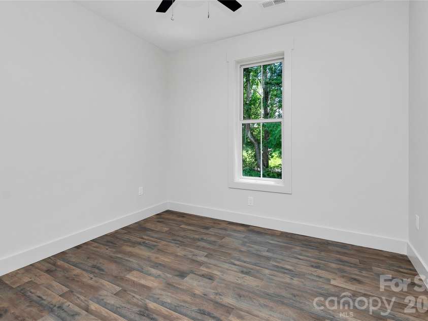 146 Cliff Road, Penrose, NC 28766.  MLS# CAR4407814, YatesRealty ID 42455. 
