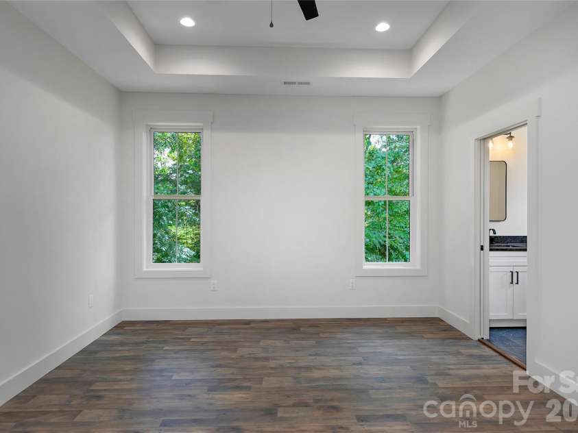 146 Cliff Road, Penrose, NC 28766.  MLS# CAR4407814, YatesRealty ID 42455. 