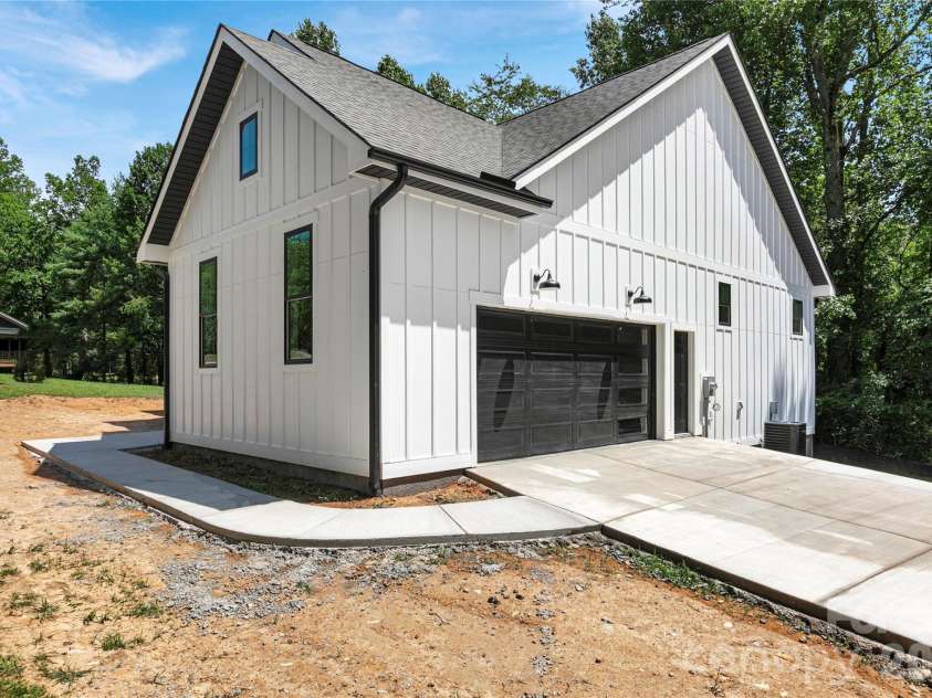 146 Cliff Road, Penrose, NC 28766.  MLS# CAR4407814, YatesRealty ID 42455. 