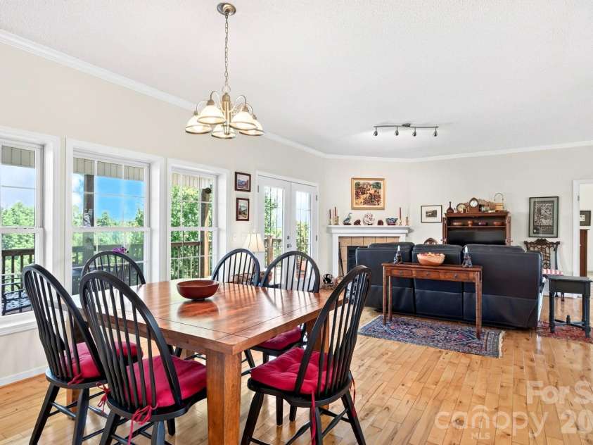 92 Bend View Drive, Marshall, NC 28753.  MLS# CAR4411410, YatesRealty ID 42457. Open split-bedroom floor plan
