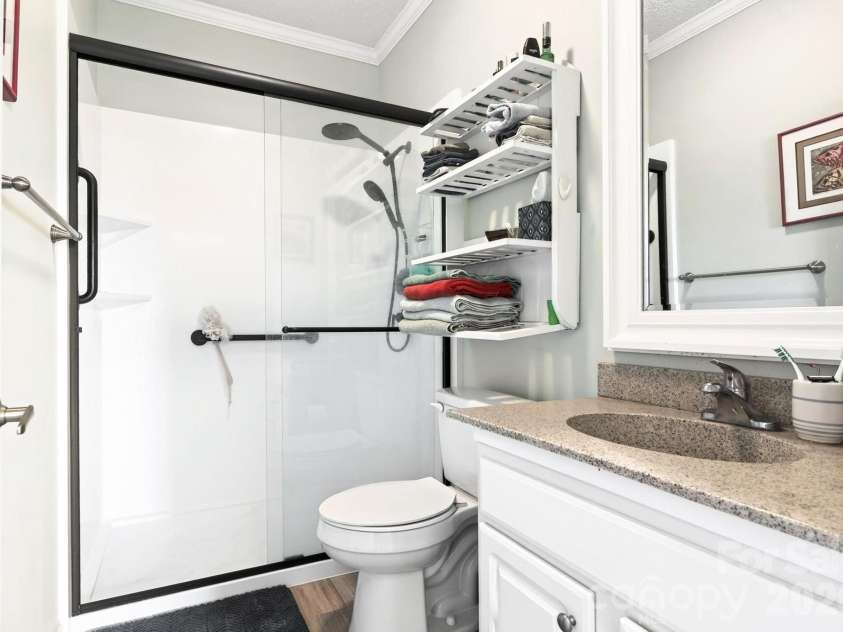 92 Bend View Drive, Marshall, NC 28753.  MLS# CAR4411410, YatesRealty ID 42457. Shared full bathroom