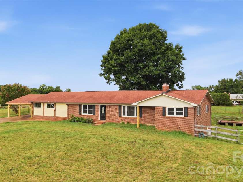 3881 Summerow Road, Maiden, NC 28650.  MLS# CAR4409606, YatesRealty ID 42462. 