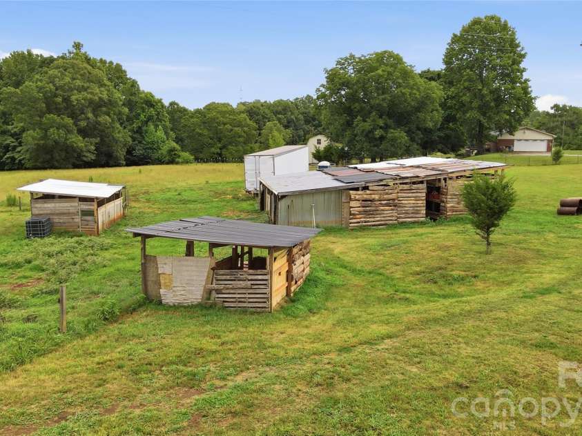 3881 Summerow Road, Maiden, NC 28650.  MLS# CAR4409606, YatesRealty ID 42462. 