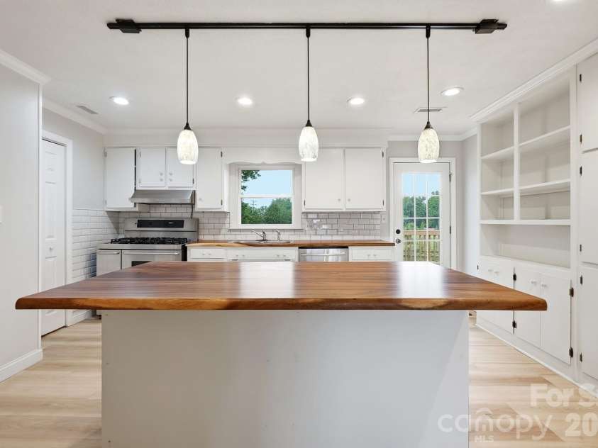 3881 Summerow Road, Maiden, NC 28650.  MLS# CAR4409606, YatesRealty ID 42462. 