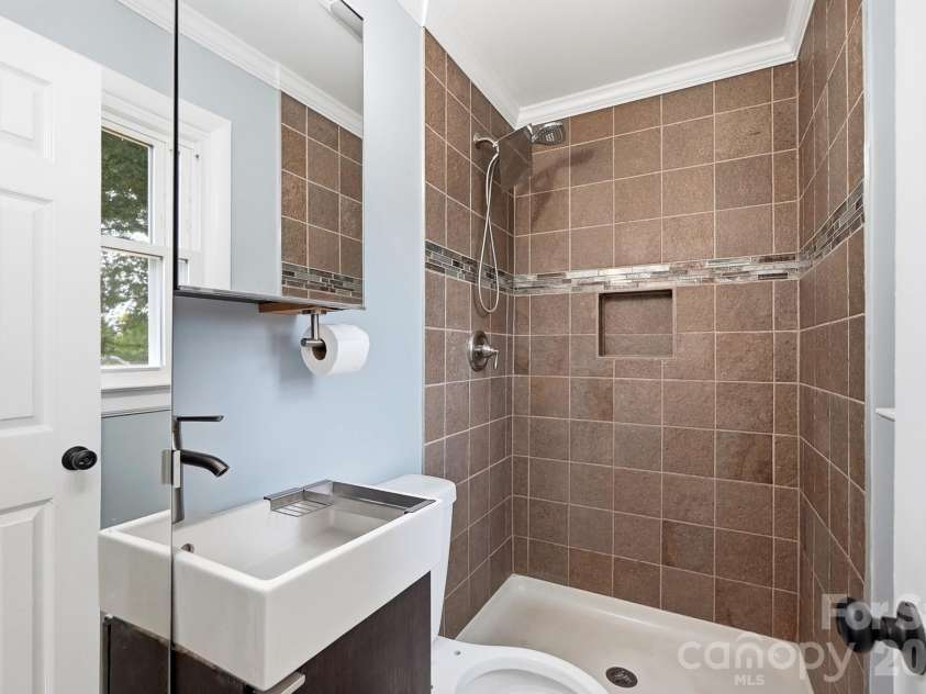 3881 Summerow Road, Maiden, NC 28650.  MLS# CAR4409606, YatesRealty ID 42462. 