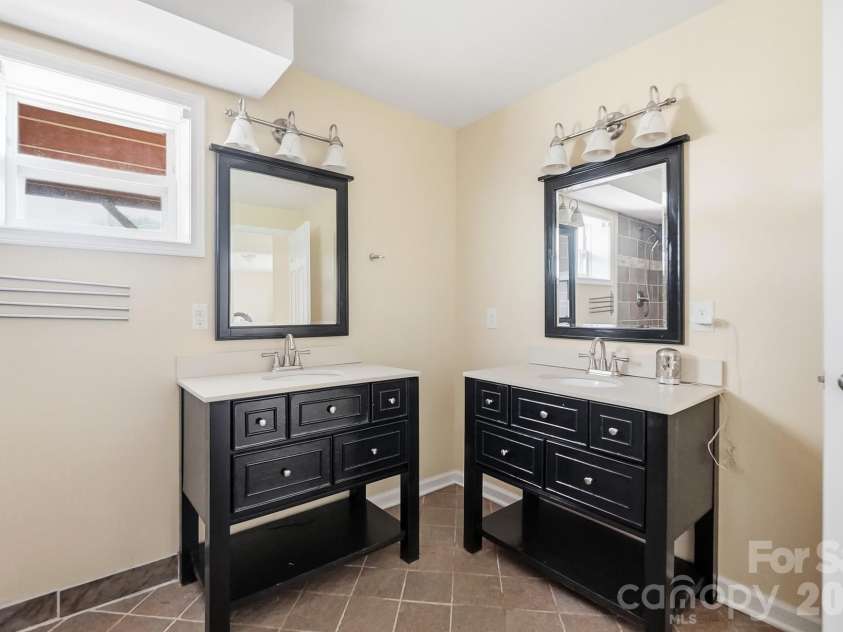 3881 Summerow Road, Maiden, NC 28650.  MLS# CAR4409606, YatesRealty ID 42462. 