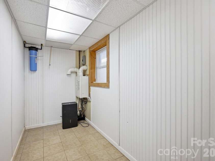 3881 Summerow Road, Maiden, NC 28650.  MLS# CAR4409606, YatesRealty ID 42462. 
