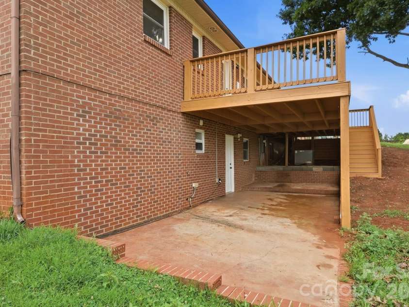 3881 Summerow Road, Maiden, NC 28650.  MLS# CAR4409606, YatesRealty ID 42462. 