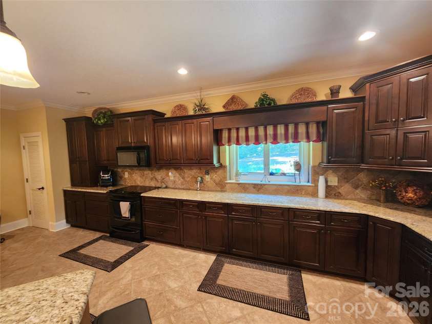 124 Huntington Road, Lake Lure, NC 28746.  MLS# CAR4409689, YatesRealty ID 42463. 