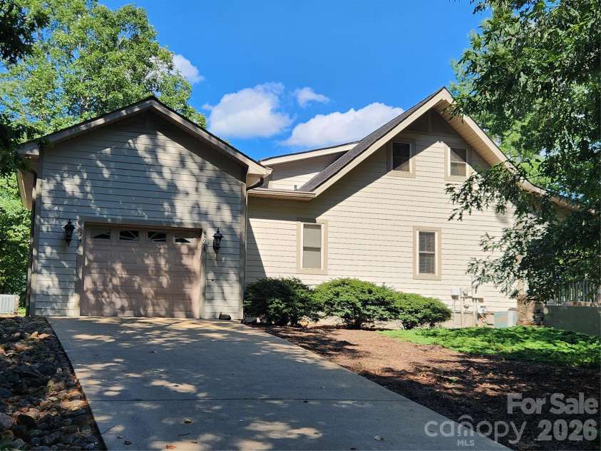 124 Huntington Road, Lake Lure, NC 28746.  MLS# CAR4409689, YatesRealty ID 42463. 