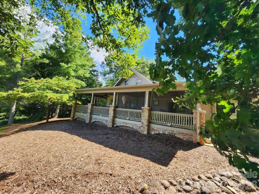 124 Huntington Road, Lake Lure, NC 28746.  MLS# CAR4409689, YatesRealty ID 42463. 