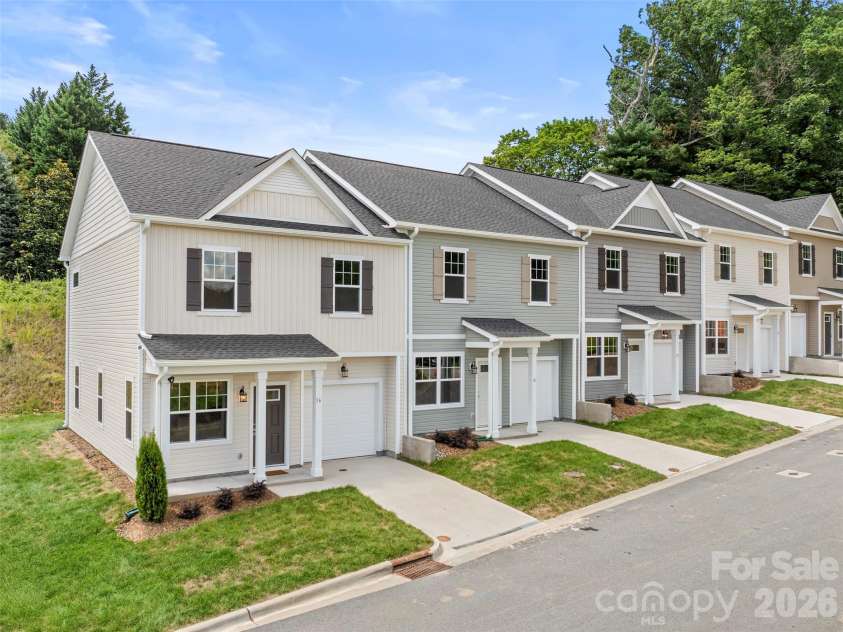 18 Bessie Luther Boulevard, Candler, NC 28715.  MLS# CAR4409981, YatesRealty ID 42466. 