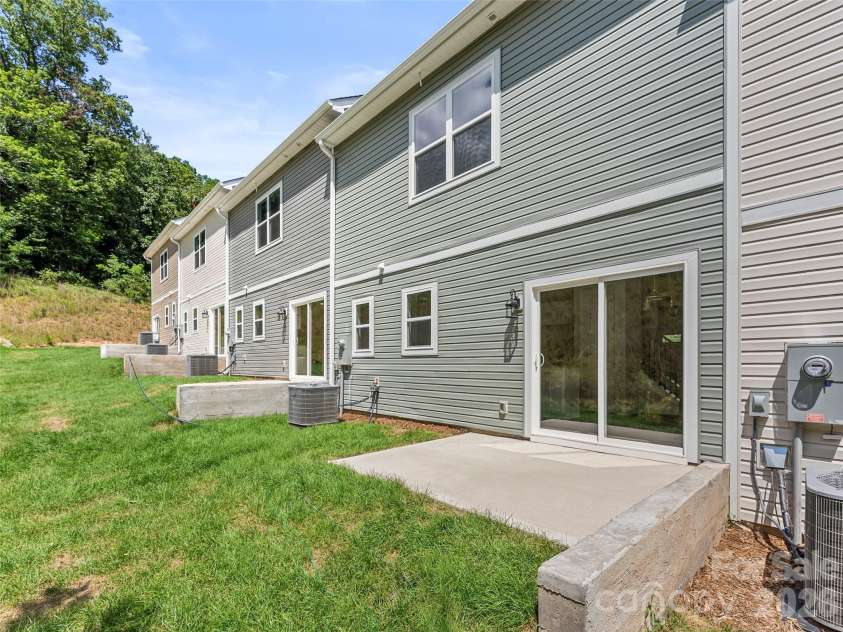 18 Bessie Luther Boulevard, Candler, NC 28715.  MLS# CAR4409981, YatesRealty ID 42466. 