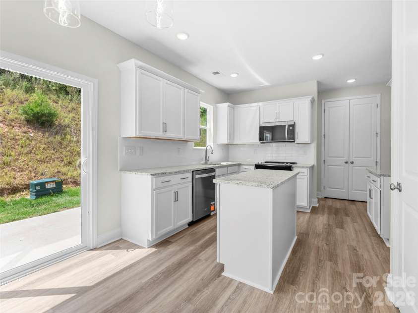 18 Bessie Luther Boulevard, Candler, NC 28715.  MLS# CAR4409981, YatesRealty ID 42466. 