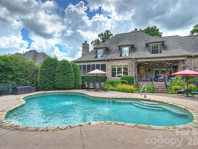 1501 Venetian Way Drive, Waxhaw, NC 28173.  MLS# CAR4411821, YatesRealty ID 42467. 