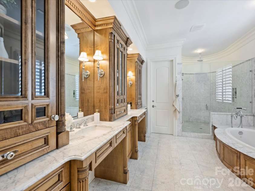 9146 Heydon Hall Circle, Charlotte, NC 28210.  MLS# CAR4404067, YatesRealty ID 42468. 