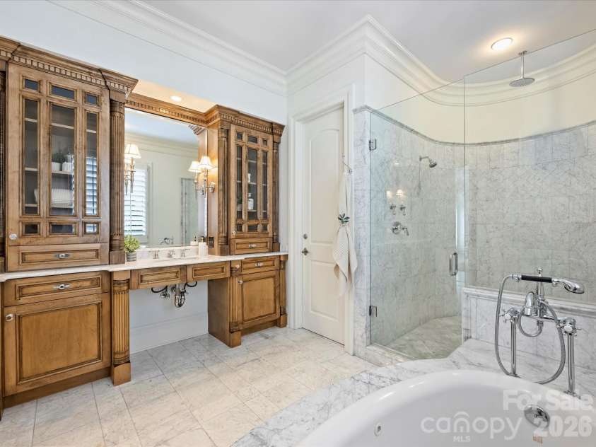 9146 Heydon Hall Circle, Charlotte, NC 28210.  MLS# CAR4404067, YatesRealty ID 42468. 