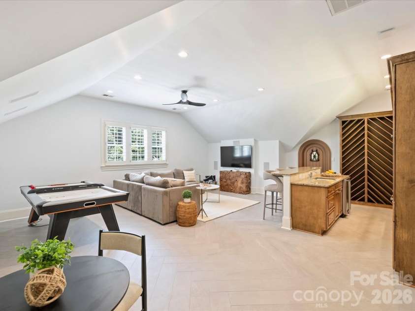 9146 Heydon Hall Circle, Charlotte, NC 28210.  MLS# CAR4404067, YatesRealty ID 42468. 