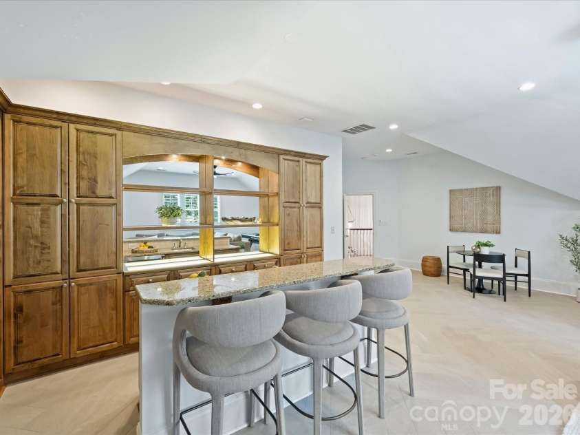 9146 Heydon Hall Circle, Charlotte, NC 28210.  MLS# CAR4404067, YatesRealty ID 42468. 