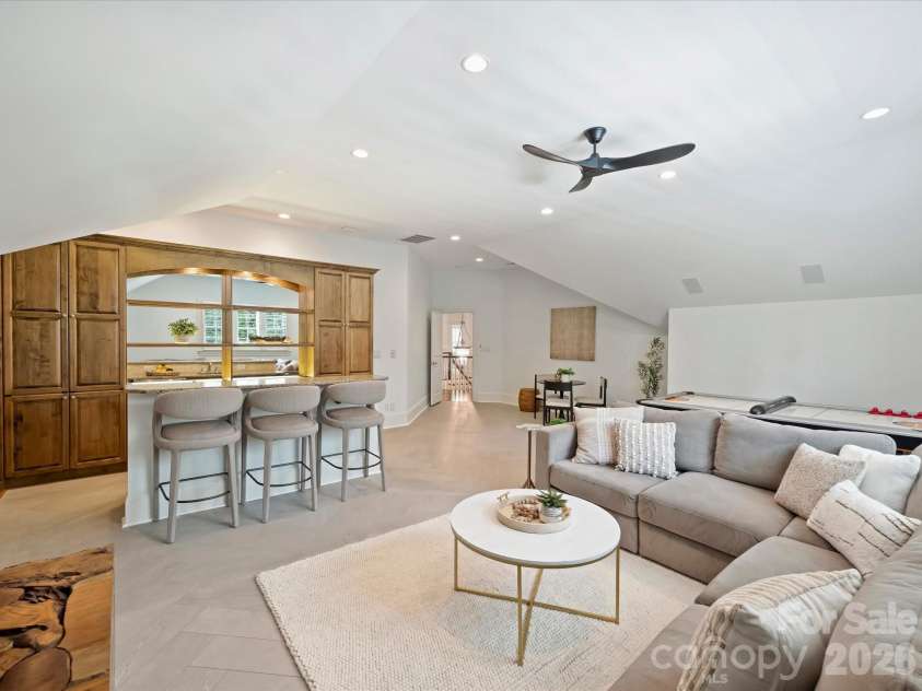 9146 Heydon Hall Circle, Charlotte, NC 28210.  MLS# CAR4404067, YatesRealty ID 42468. 