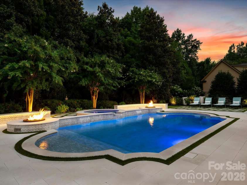 9146 Heydon Hall Circle, Charlotte, NC 28210.  MLS# CAR4404067, YatesRealty ID 42468. 