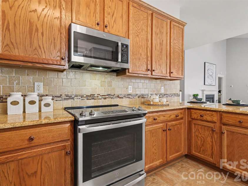 12629 Doster Avenue, Charlotte, NC 28277.  MLS# CAR4404455, YatesRealty ID 42470. 
