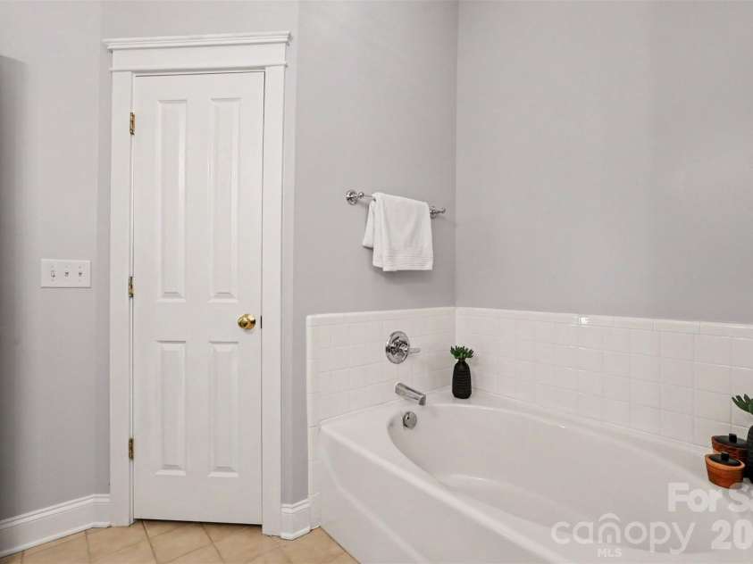 12629 Doster Avenue, Charlotte, NC 28277.  MLS# CAR4404455, YatesRealty ID 42470. 