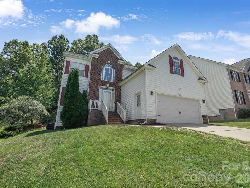 10706 Hellebore Road, Charlotte, NC 28213.  MLS# CAR4409890, YatesRealty ID 42471. 