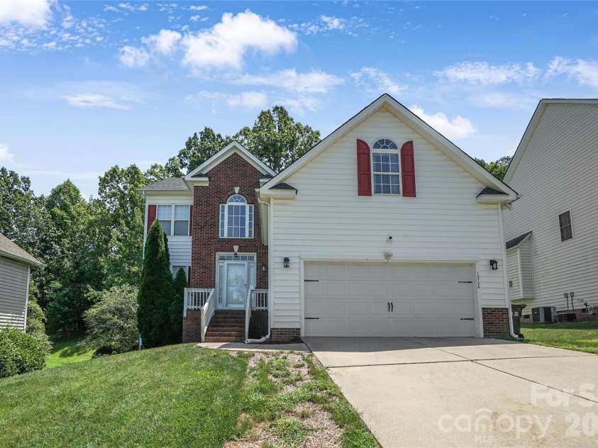 10706 Hellebore Road, Charlotte, NC 28213.  MLS# CAR4409890, YatesRealty ID 42471. 