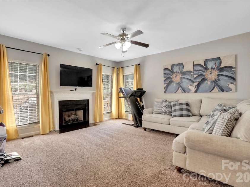 10706 Hellebore Road, Charlotte, NC 28213.  MLS# CAR4409890, YatesRealty ID 42471. 