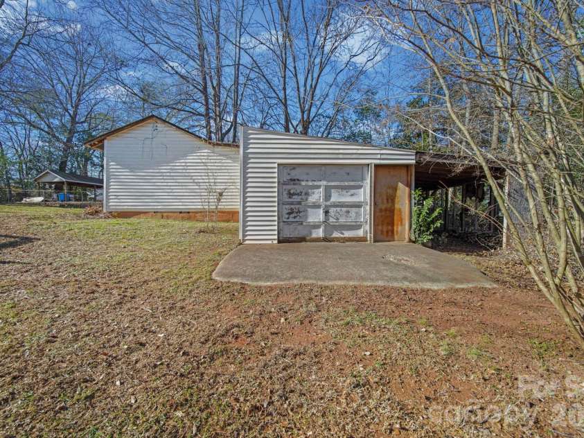 211 9th Street, Belmont, NC 28012.  MLS# CAR4385746, YatesRealty ID 42472. 