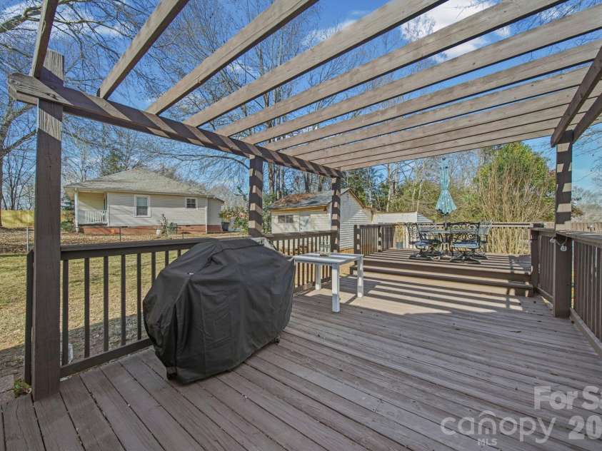 211 9th Street, Belmont, NC 28012.  MLS# CAR4385746, YatesRealty ID 42472. 